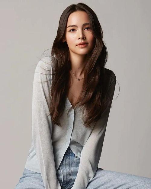 尤拉萨雅个人资料,才华横溢的艺术家,揭秘其多彩人生